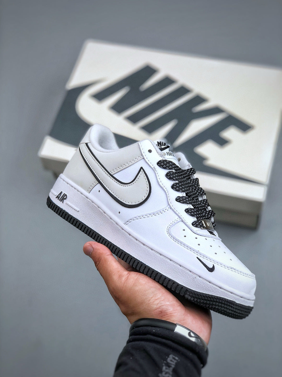 Z4Q95A81 Popular Shoes