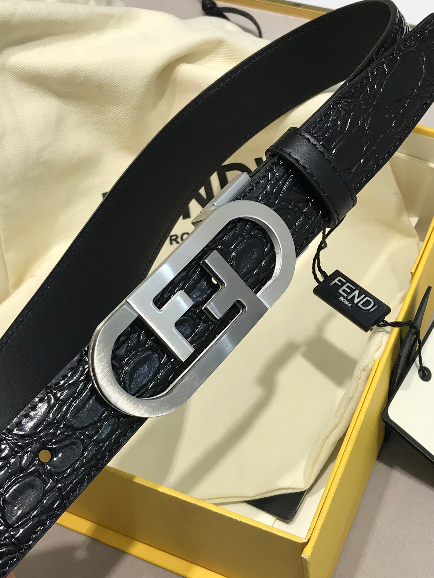 P1Q64F91 Popular  High quality belt With full package