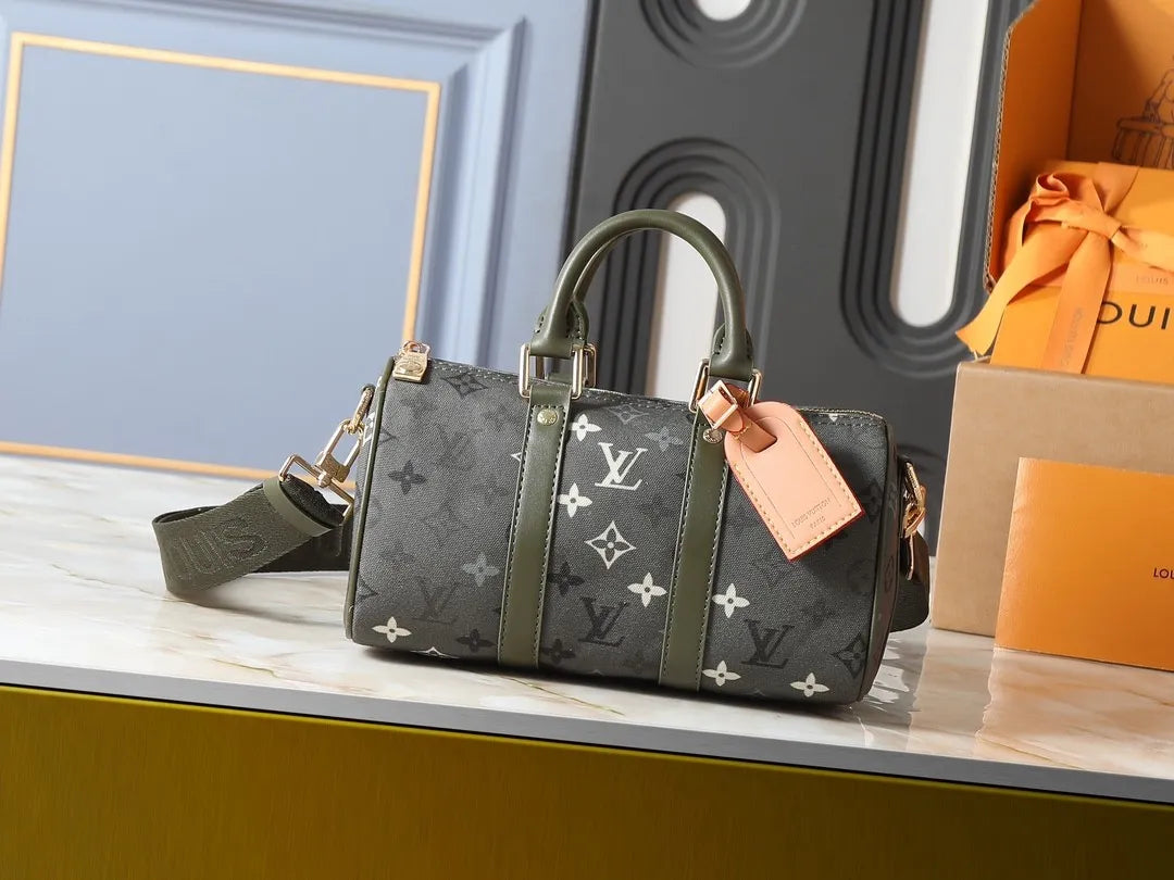 B1P46E30 Popular leather bag