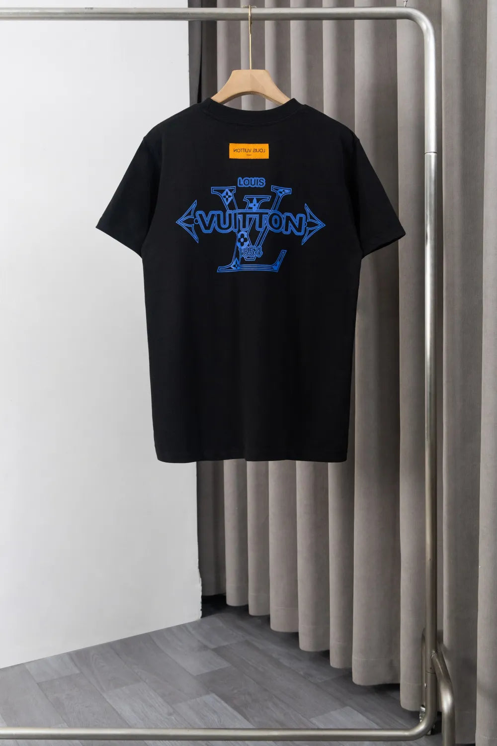 U1P36E135 Popular T-shirts