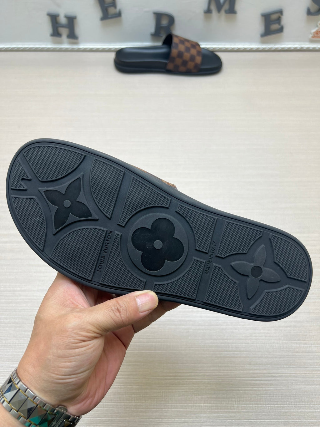Z5ZE60 Popular slippers