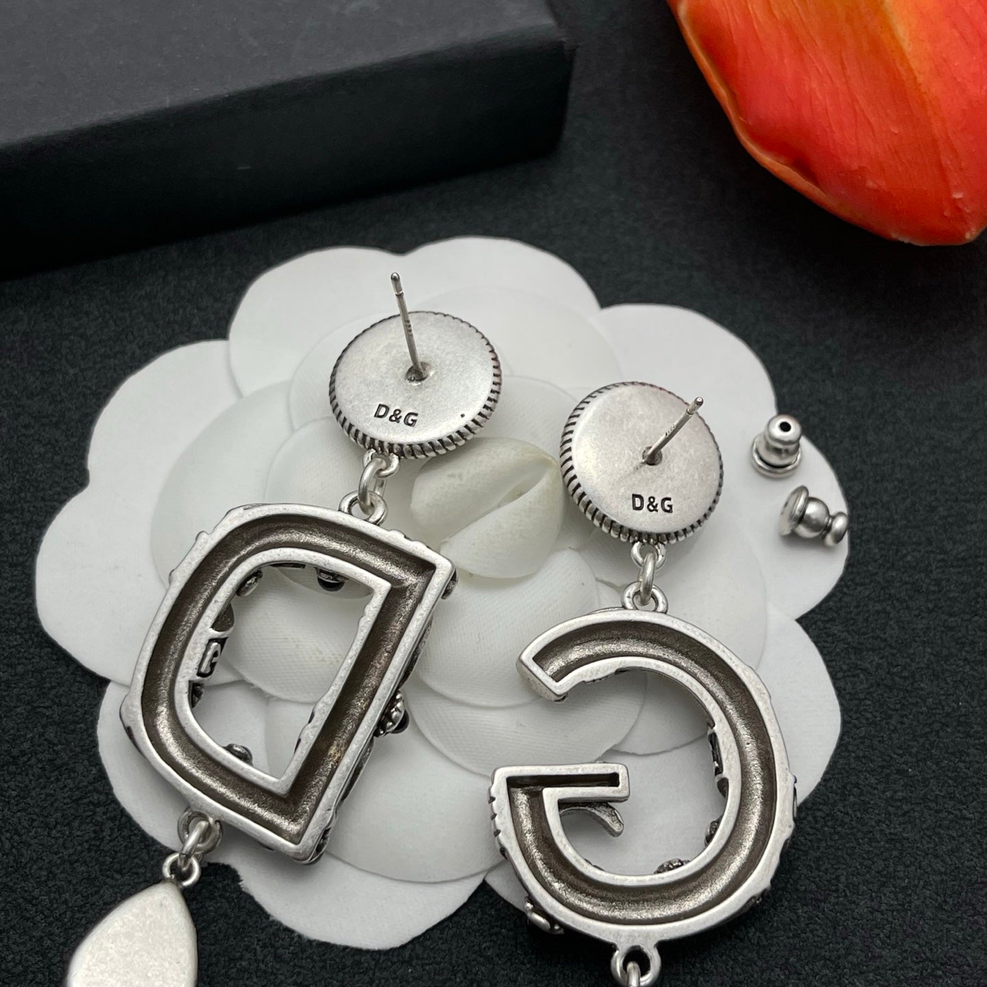 X1Z95A60E Popular Earrings