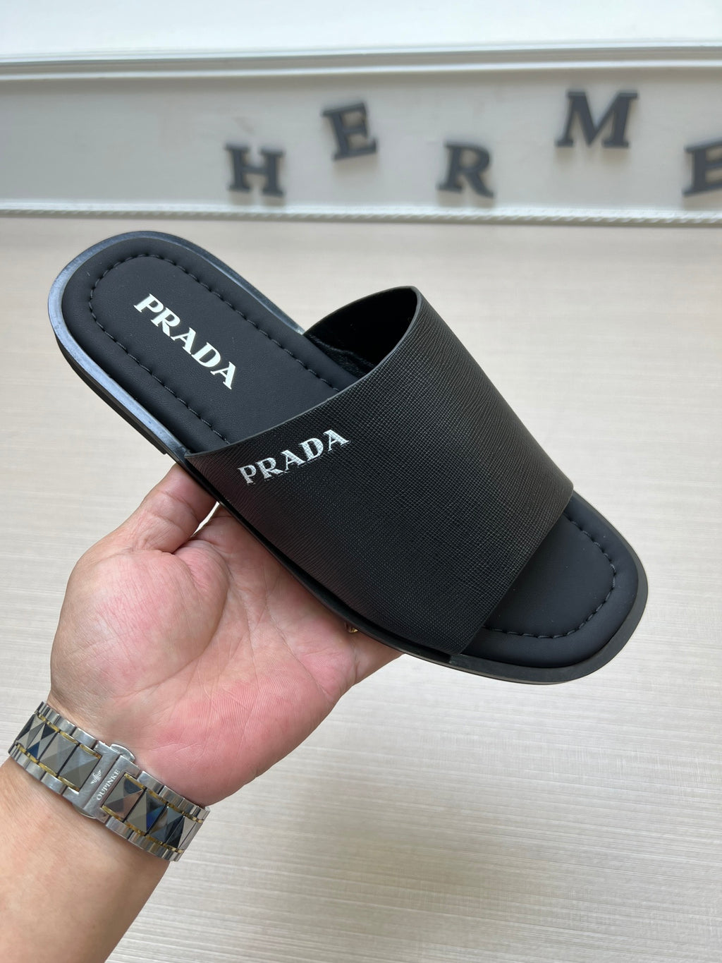 Z5ZPD72  Popular slippers