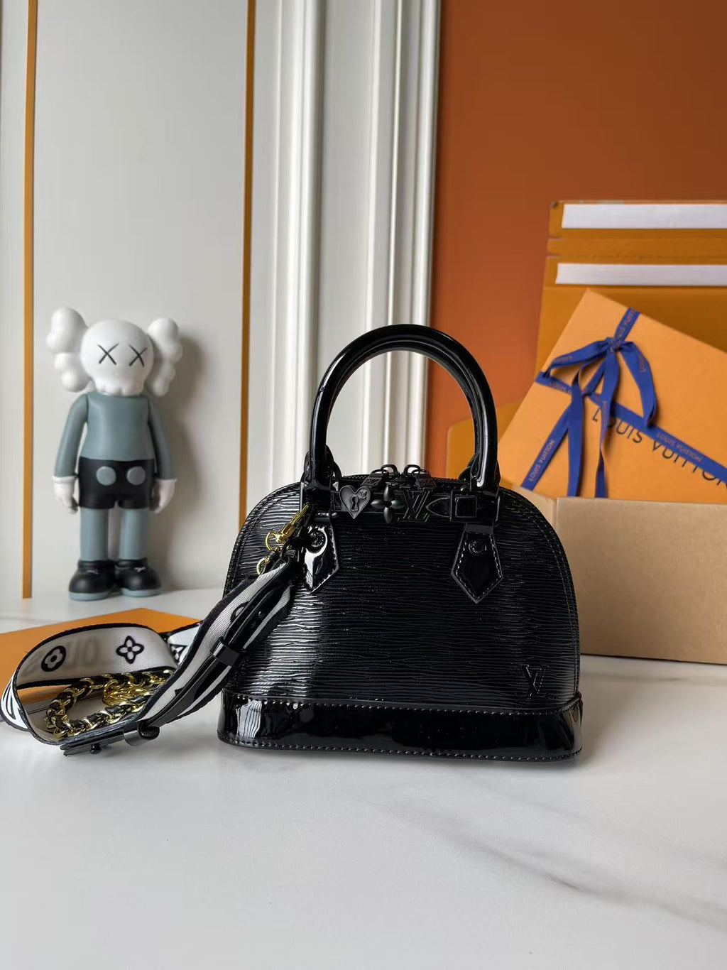 B1P46E95 Popular leather bag