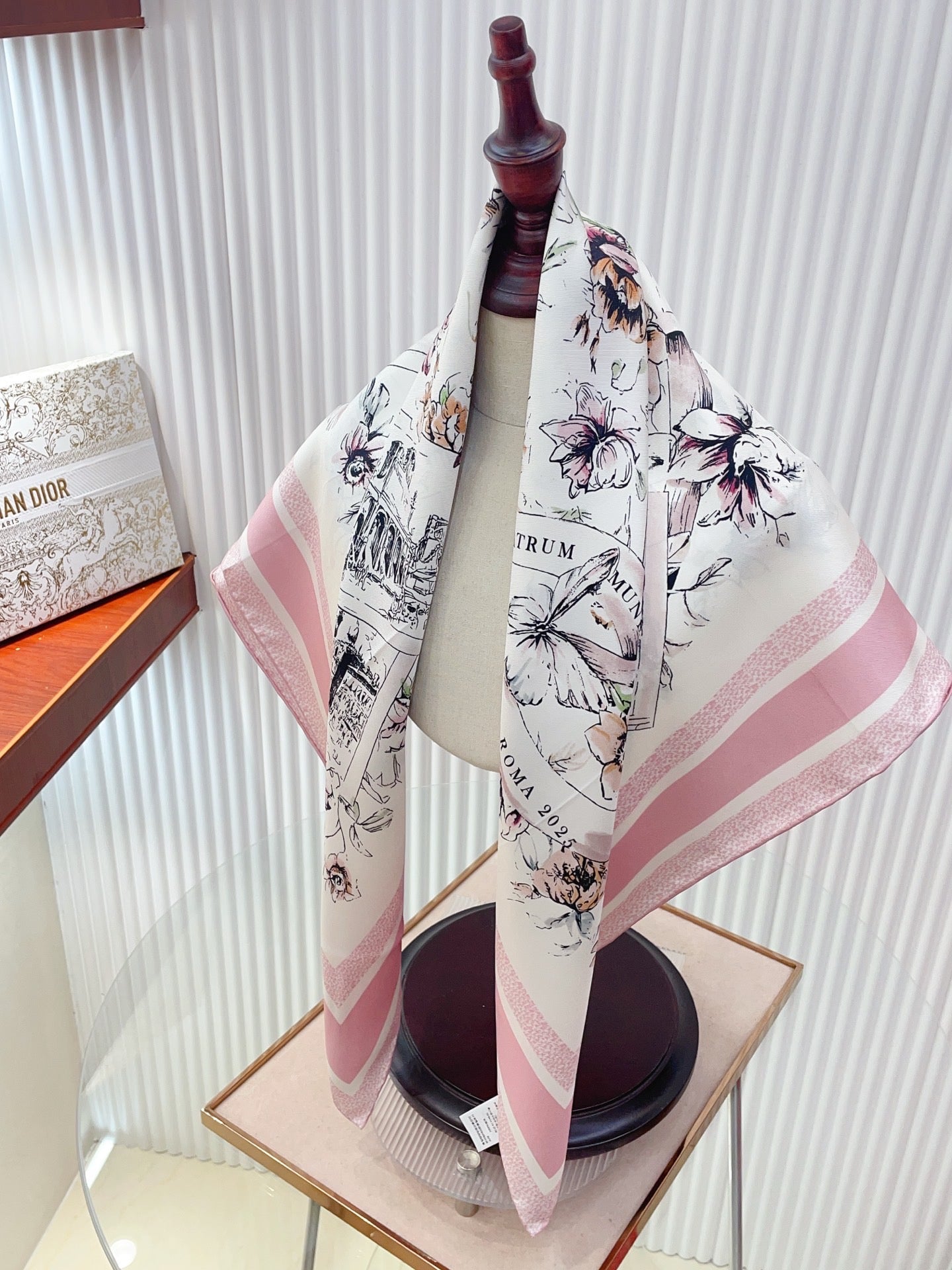 W1N36D27 Popular Silk Scarve