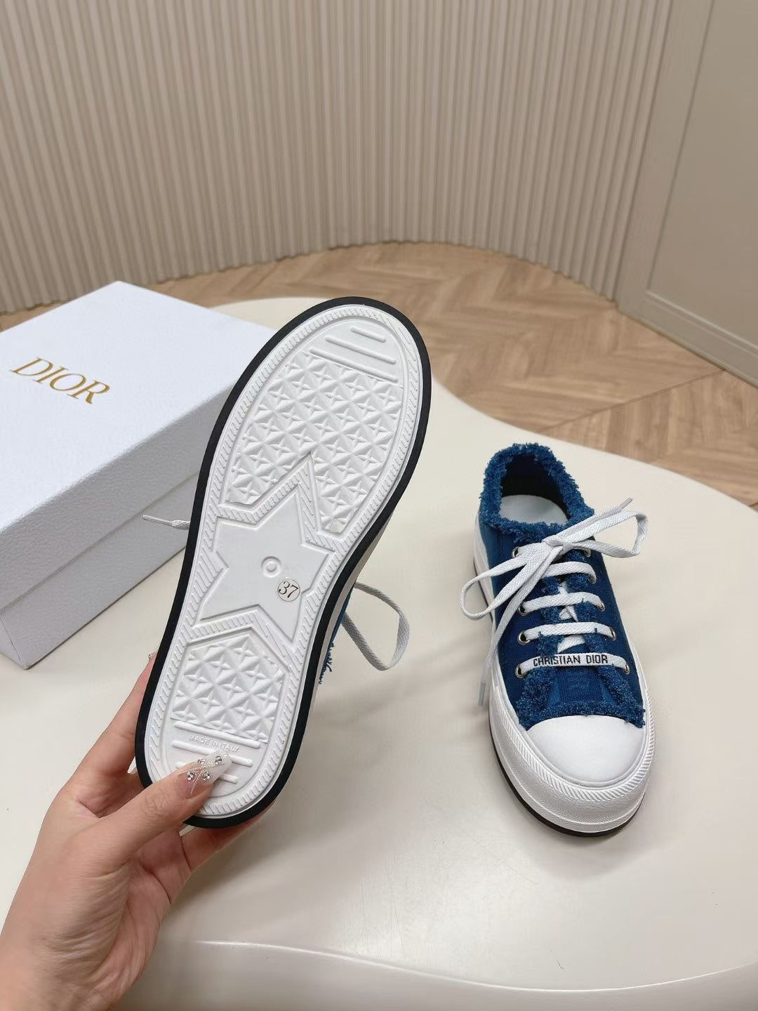 Z2Q105D428 Popular high-quality Shoes