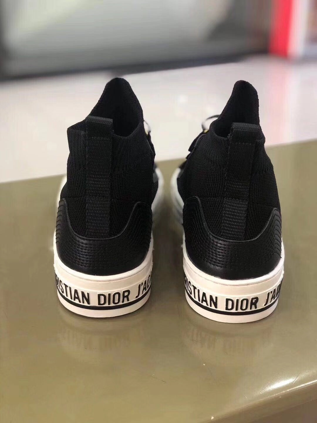 Z2Q105D426 Popular high-quality Shoes