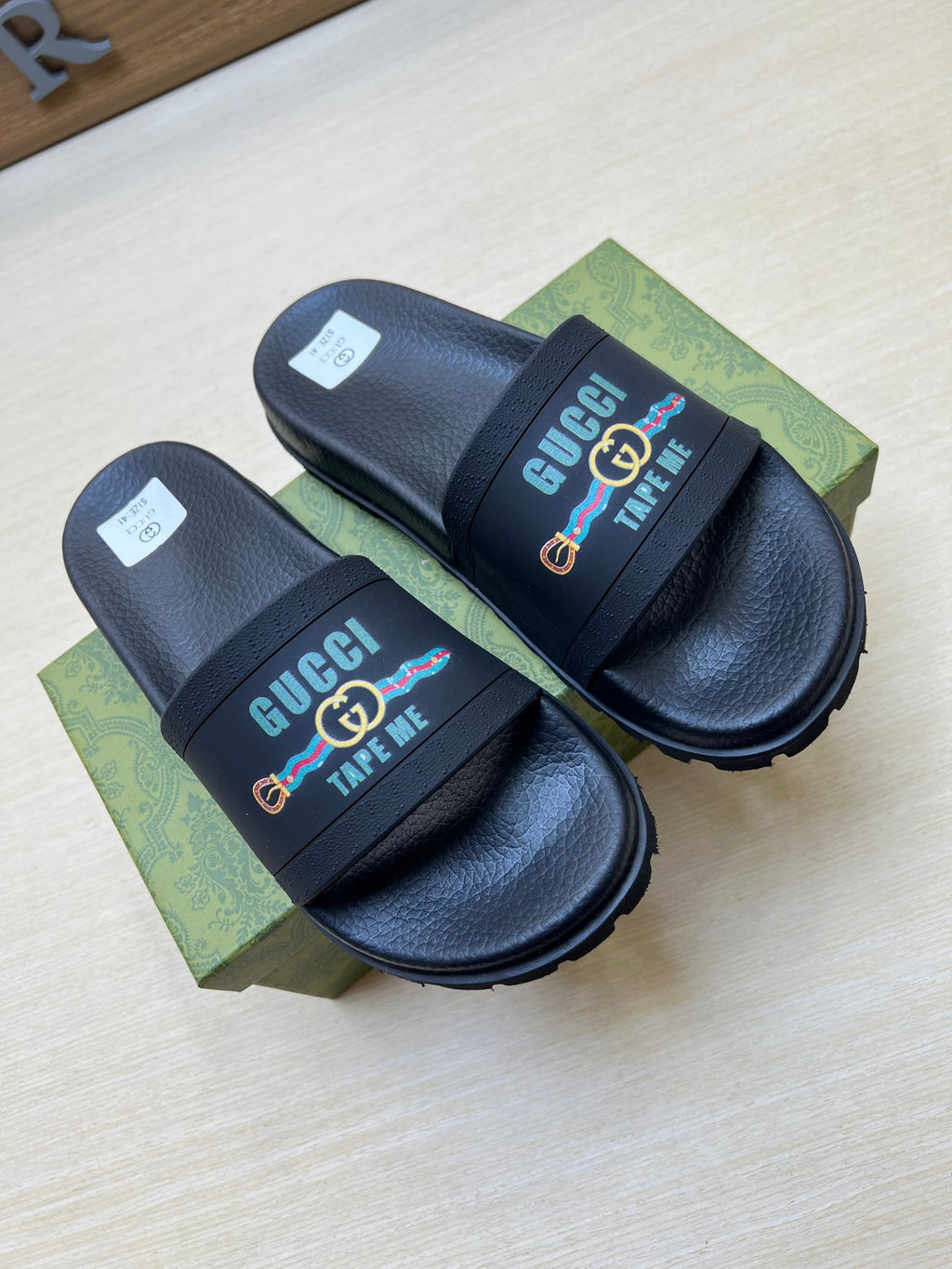 Z5R66B28 Popular Slippers