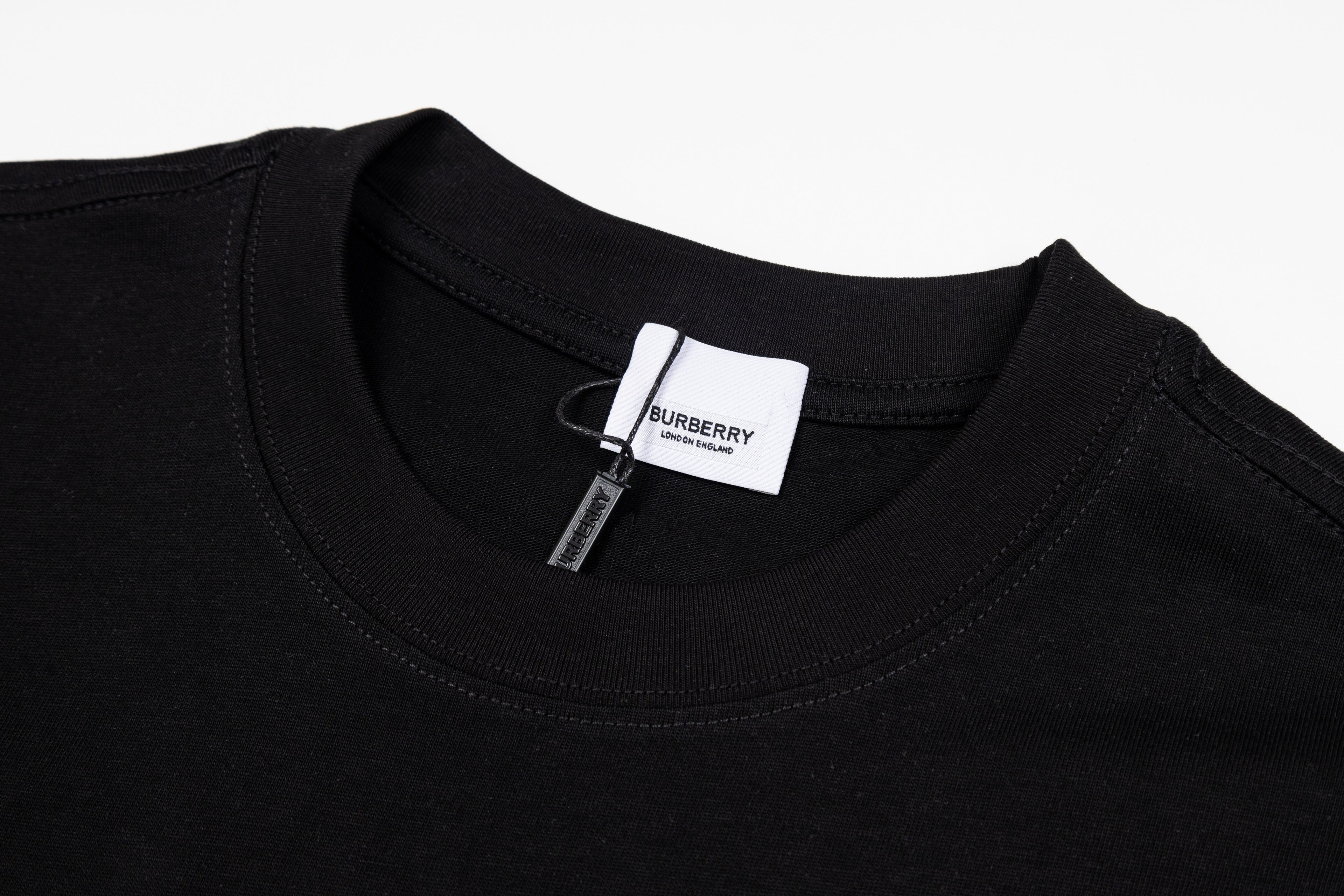 U1R76R45 Popular T-shirts