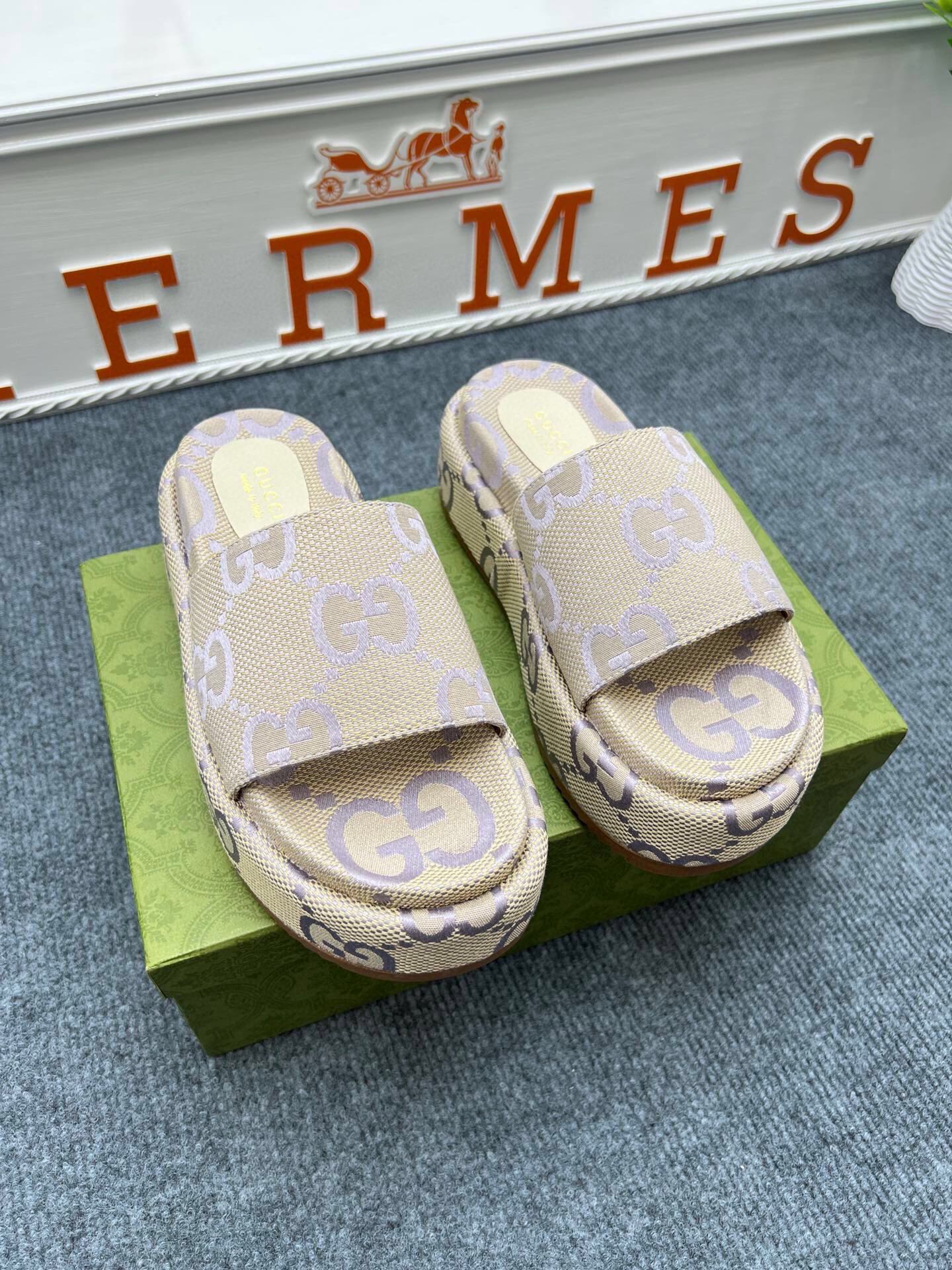 Z5ZB122 Popular slippers  Sole thickness 5.5cm