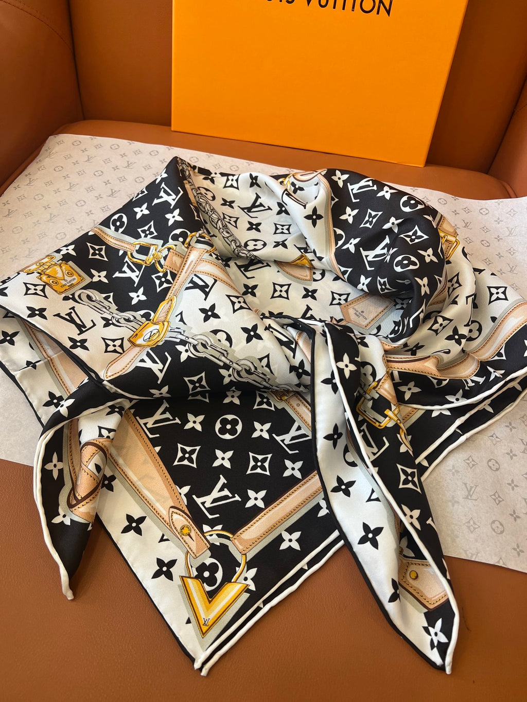 W1N55E81 Popular Silk Scarve