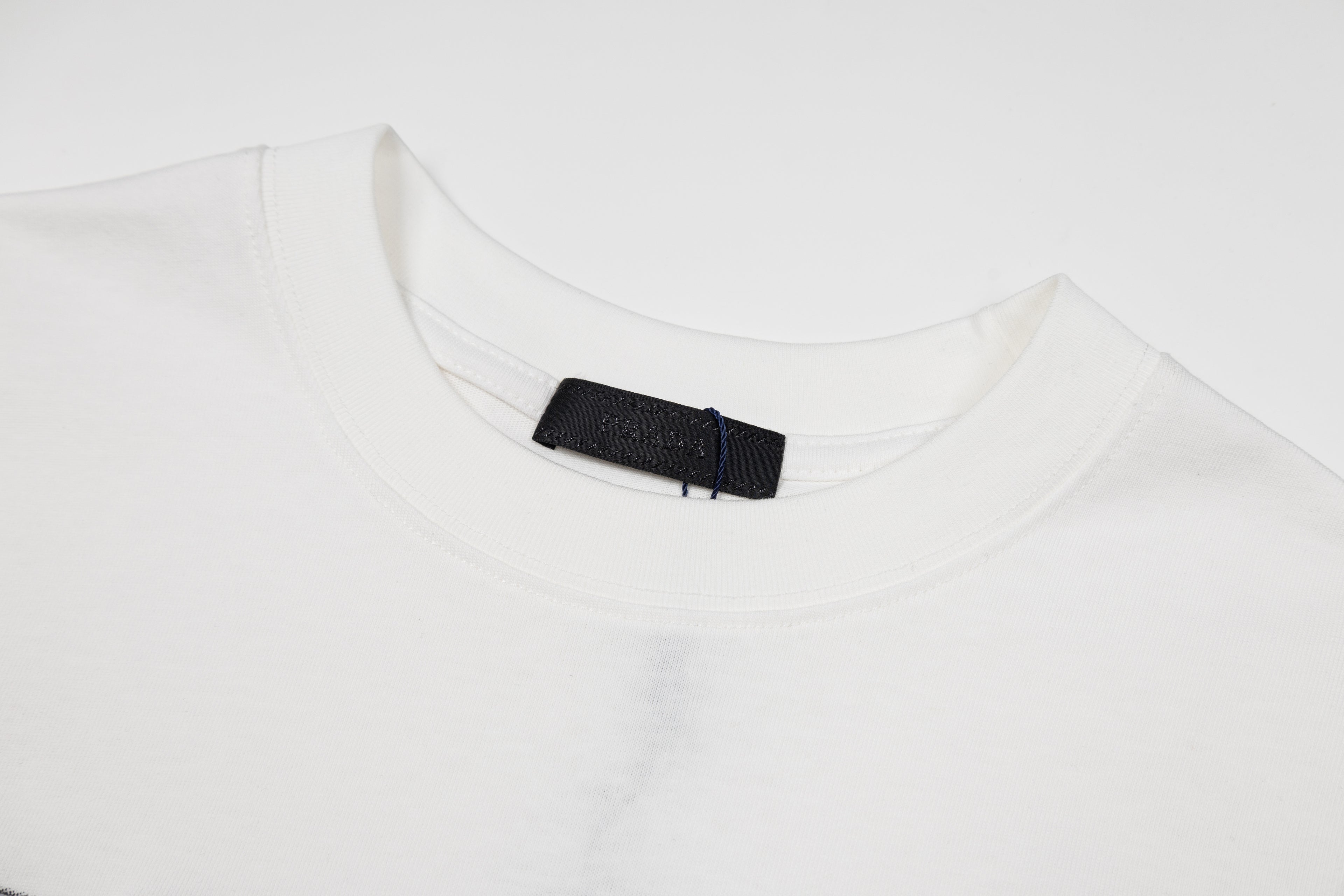 U1R76P41 Popular T-shirts