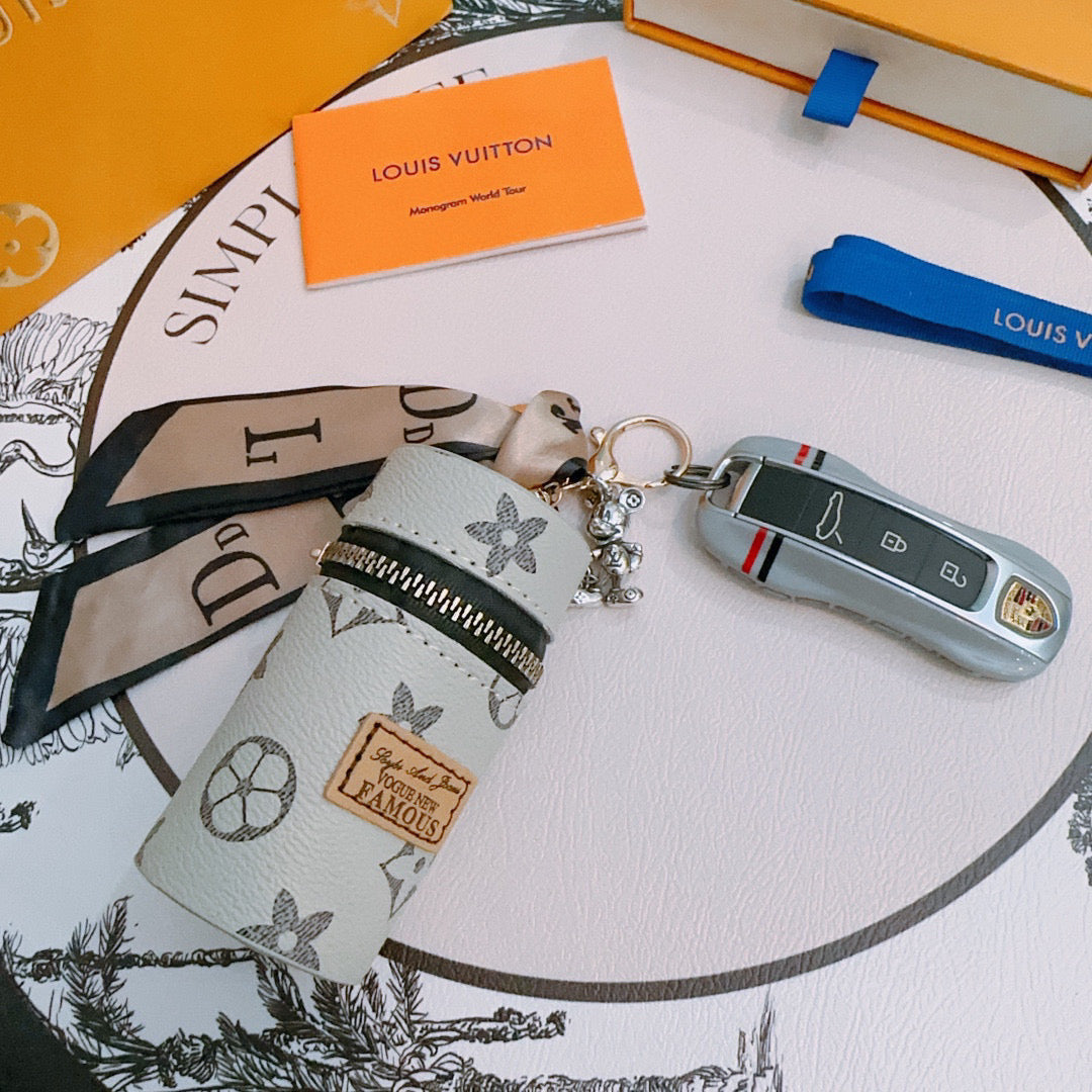 A1Z105E67 Popular bag 's charms accessories