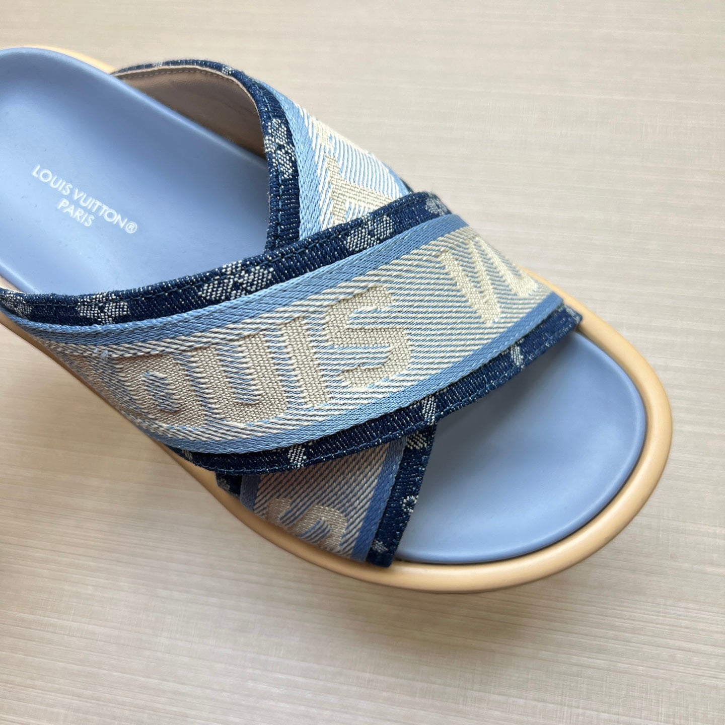 Z5Z35E272 Popular Slippers