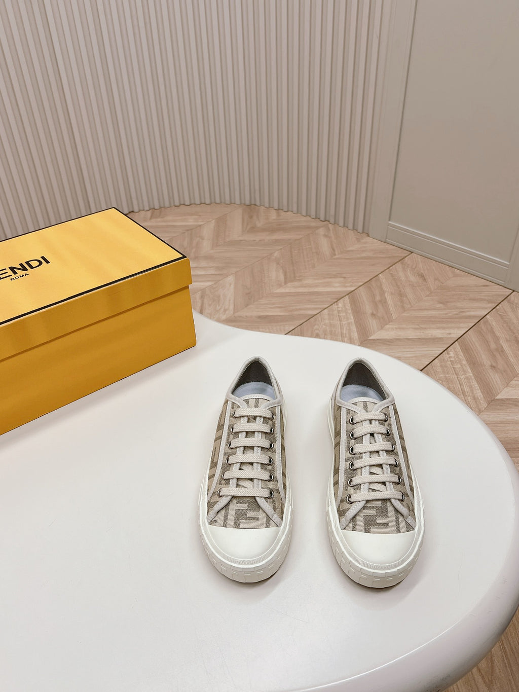 Z2Q105F423 Popular high-quality Shoes