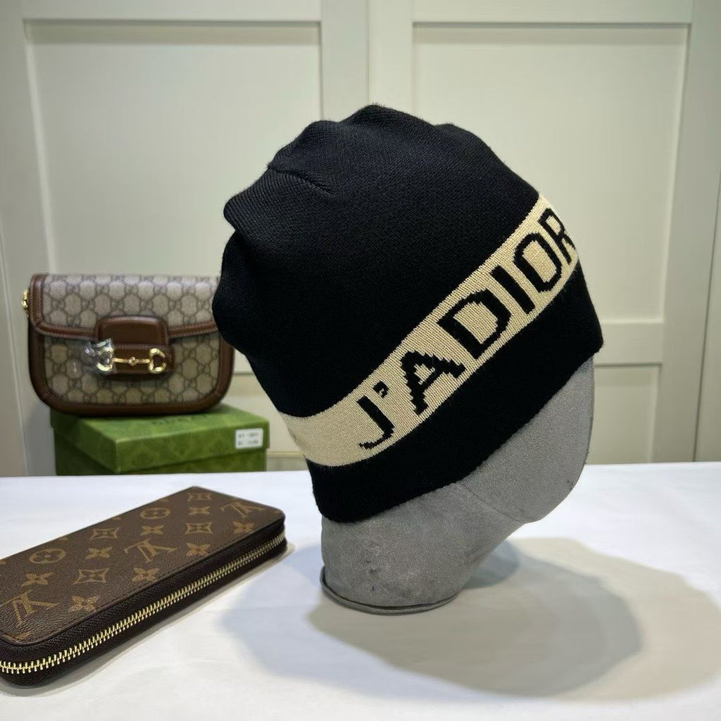 M1R86D100  Popular hats
