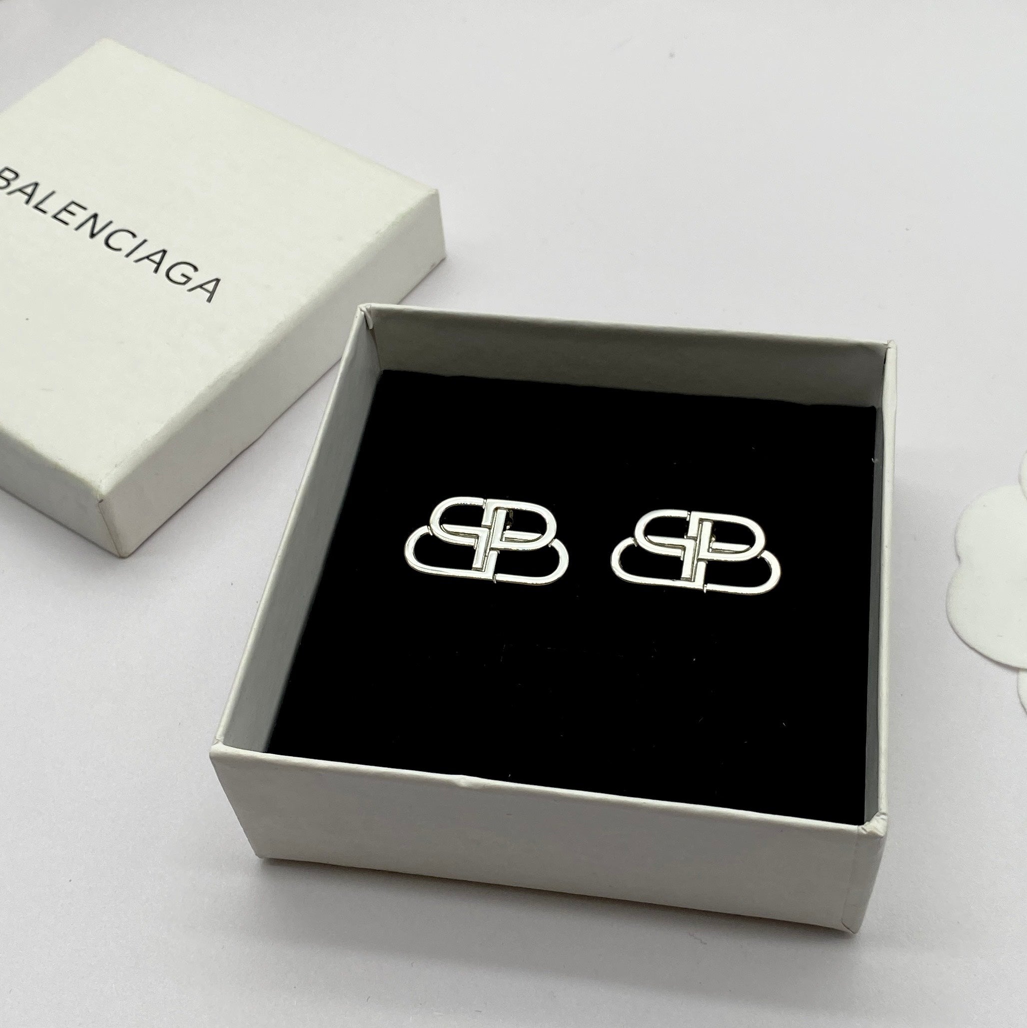 X1Z34J201E Popular  Earrings