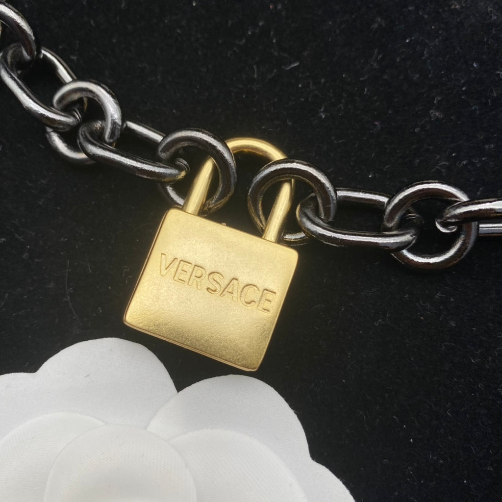 X1R75V97X Popular   Necklace. Bracelets