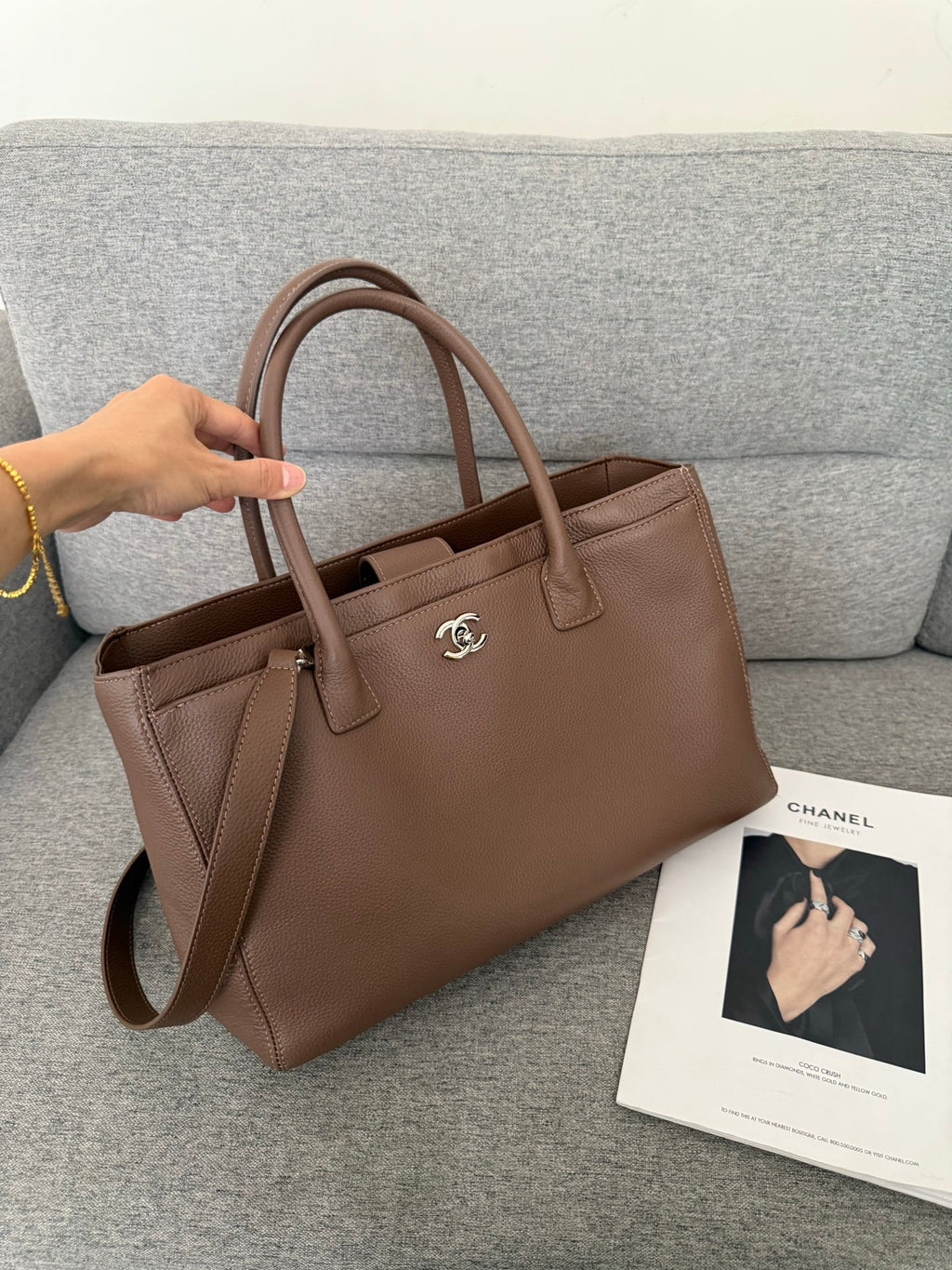 B1R76C37 Popular leather bag