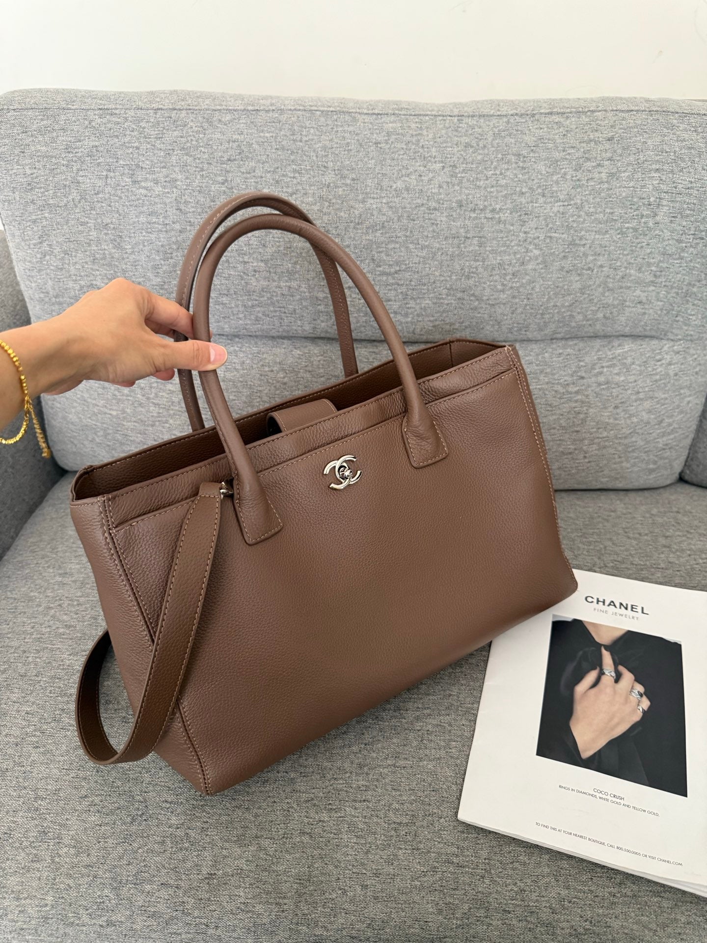 B1R76C37 Popular leather bag