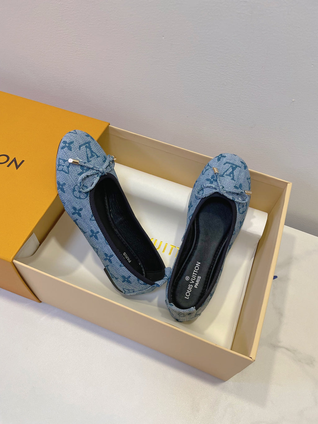 Z2Q95E105 Popular high-quality  shoes
