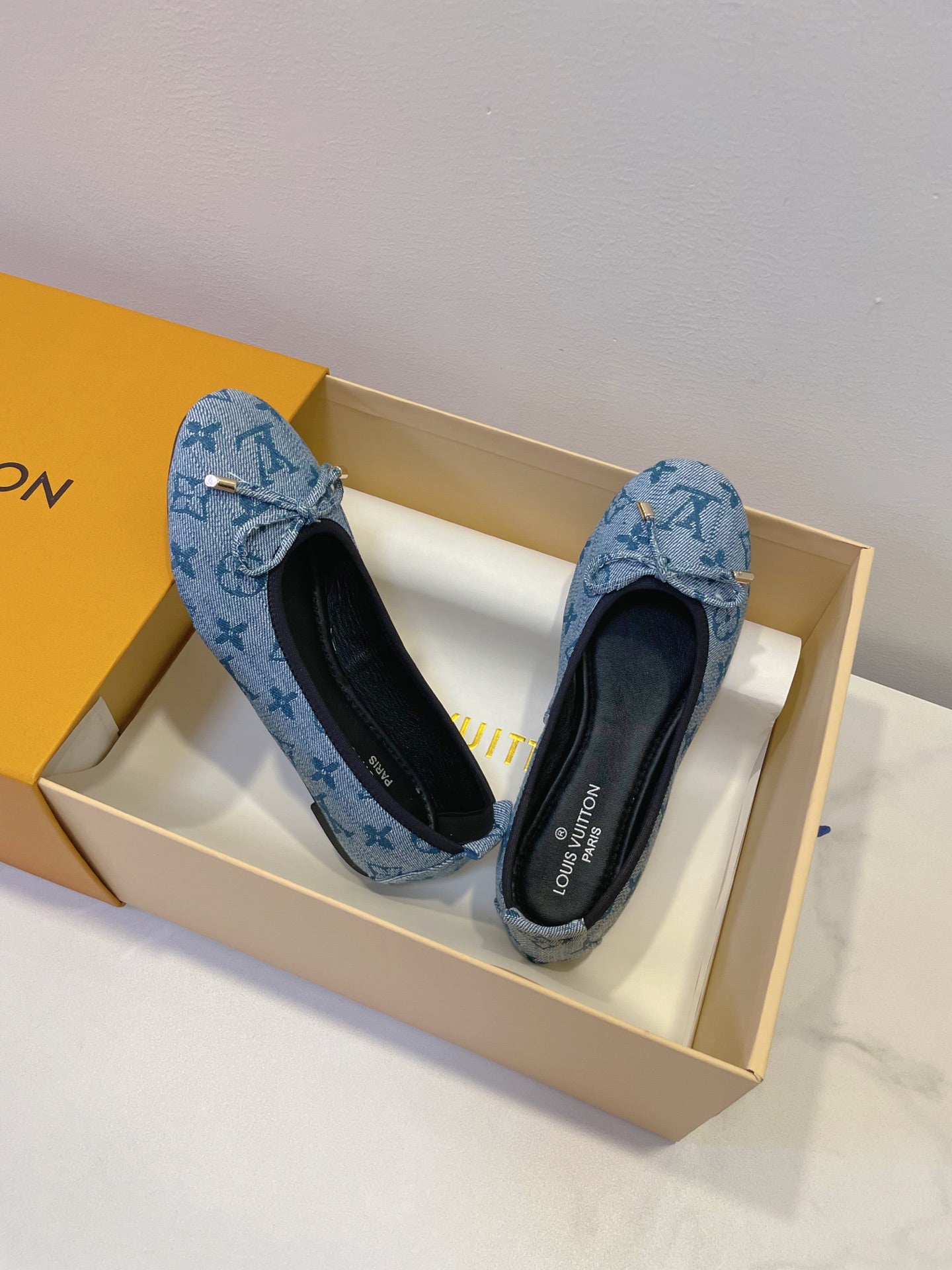 Z2Q95E105 Popular high-quality  shoes