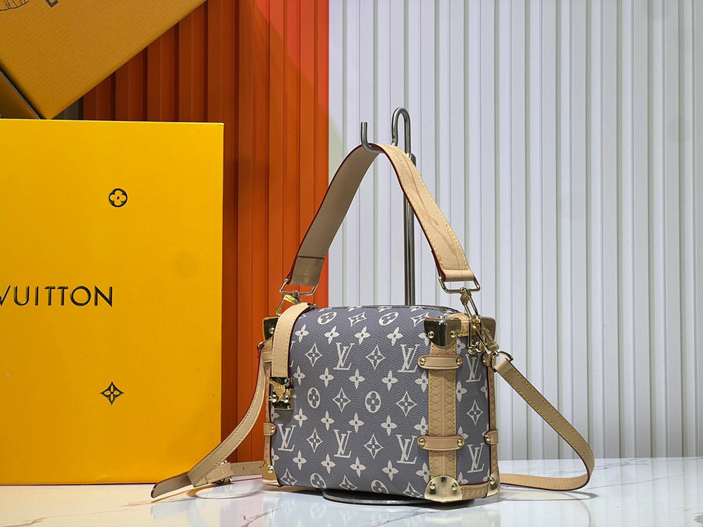 B1N55E19 Popular leather bag