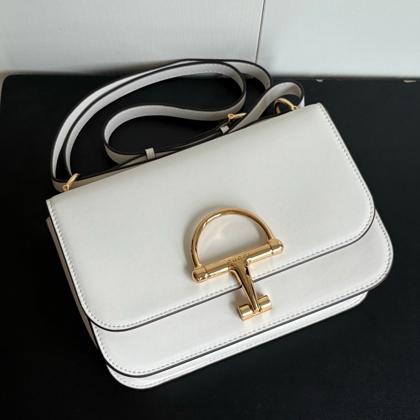 B1P36B110 Popular leather bag