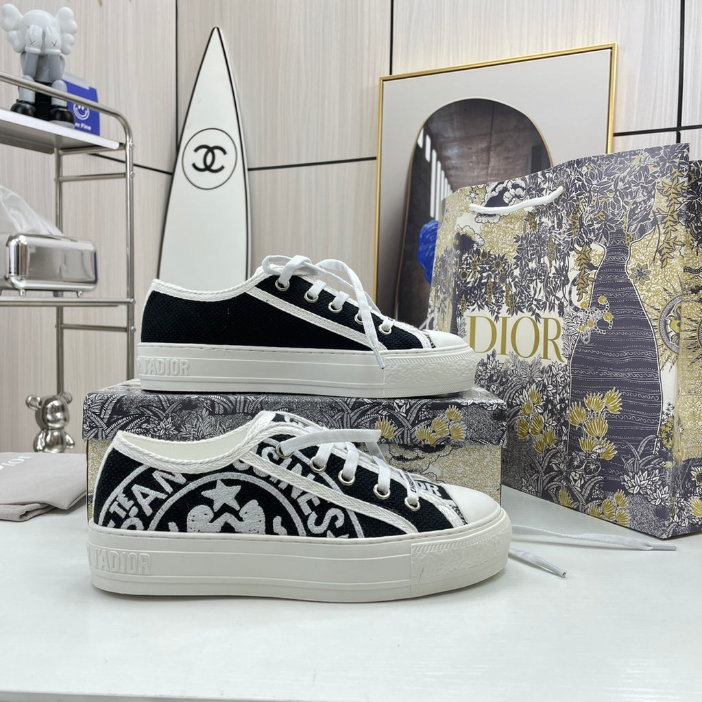 Z1XD66 Popular shoes