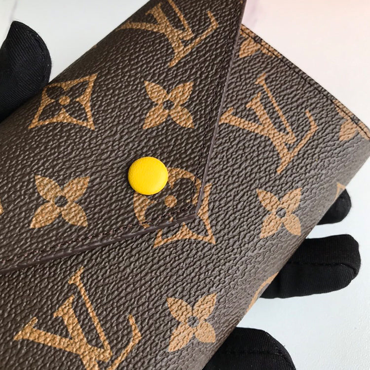 B1P20E3 Popular  leather wallets