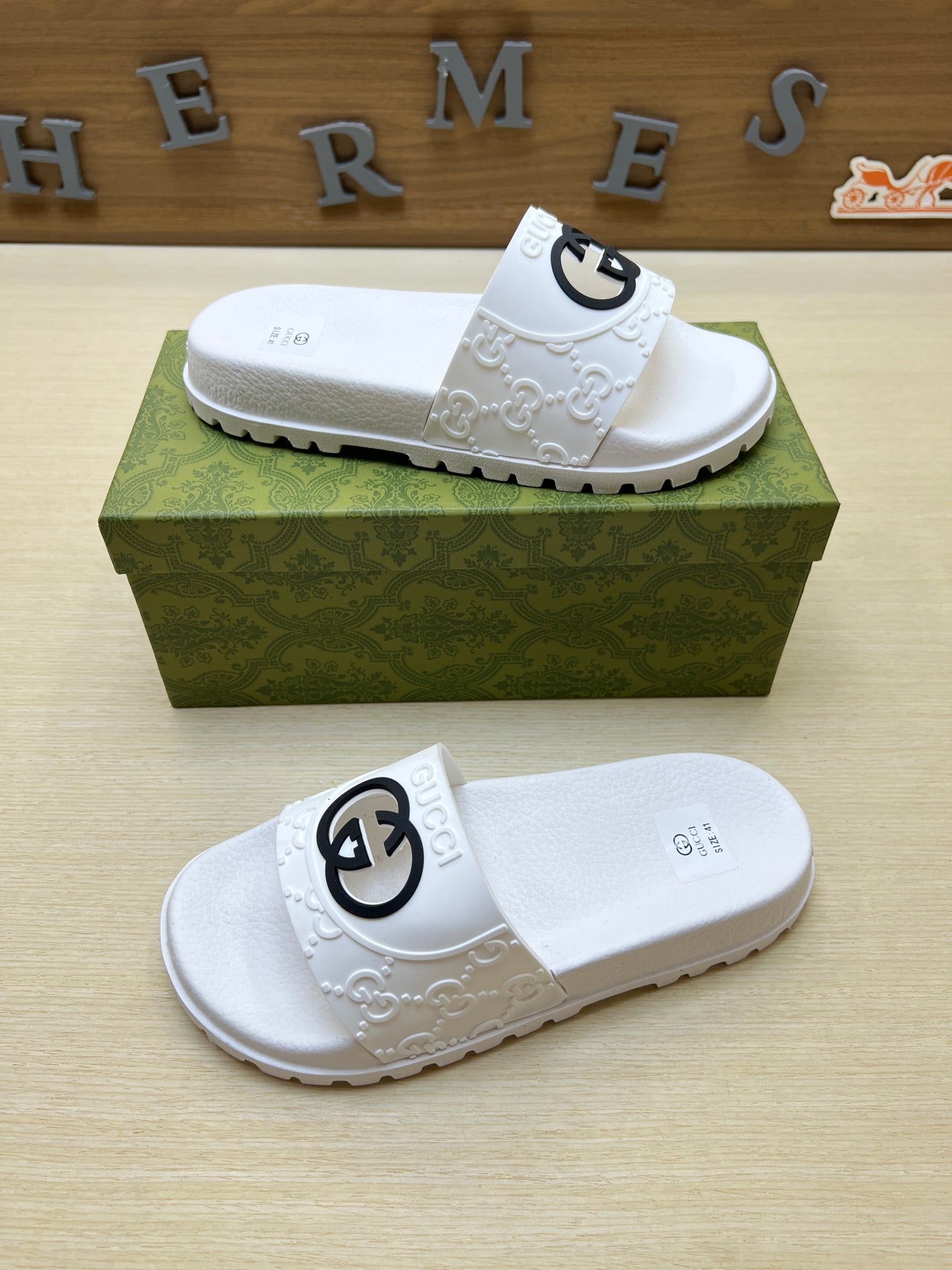 Z5X76B6  Popular slippers