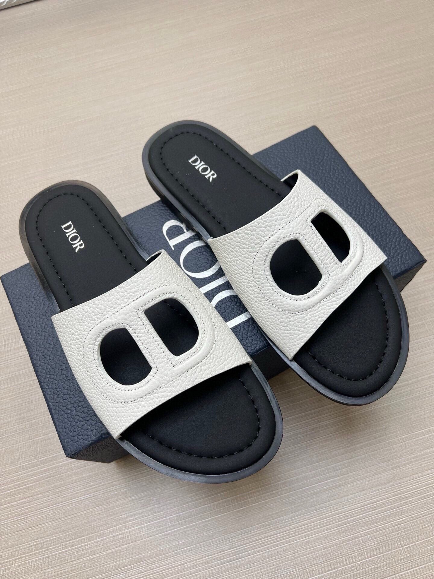 Z5Z35D306 Popular Slippers