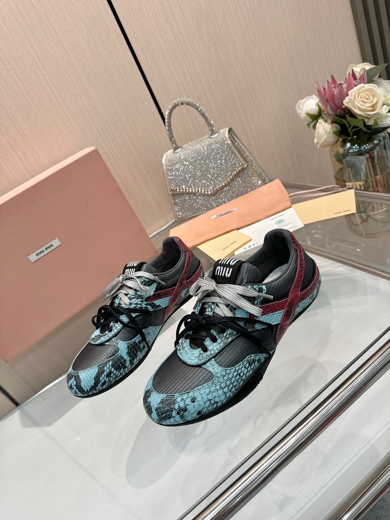 Z2Q105A246 Popular high-quality Shoes