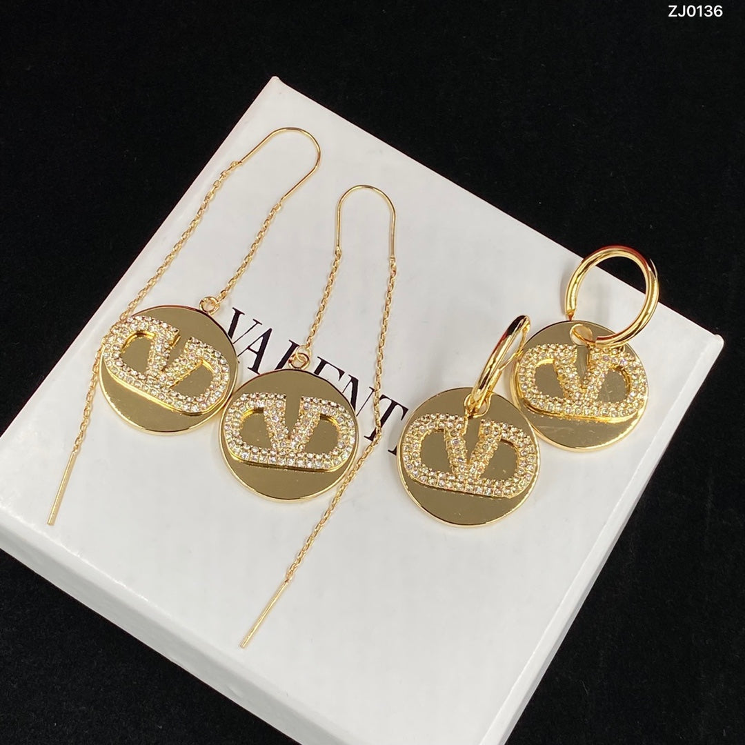 X1Q85VL432X Popular Necklaces. Bracelets. Earrings