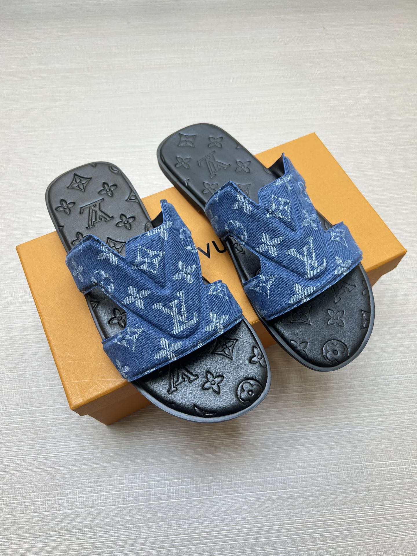 Z5ZE28 Popular slippers