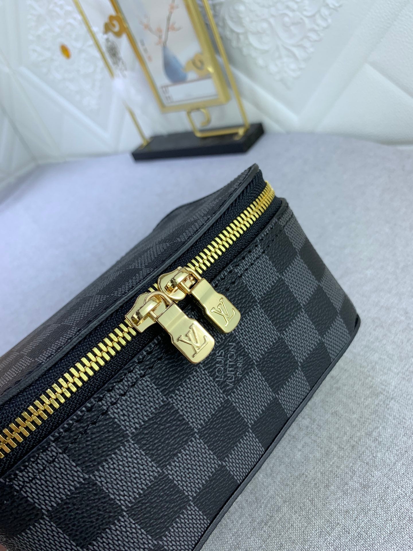 B1X34E272 Popular  leather bag 