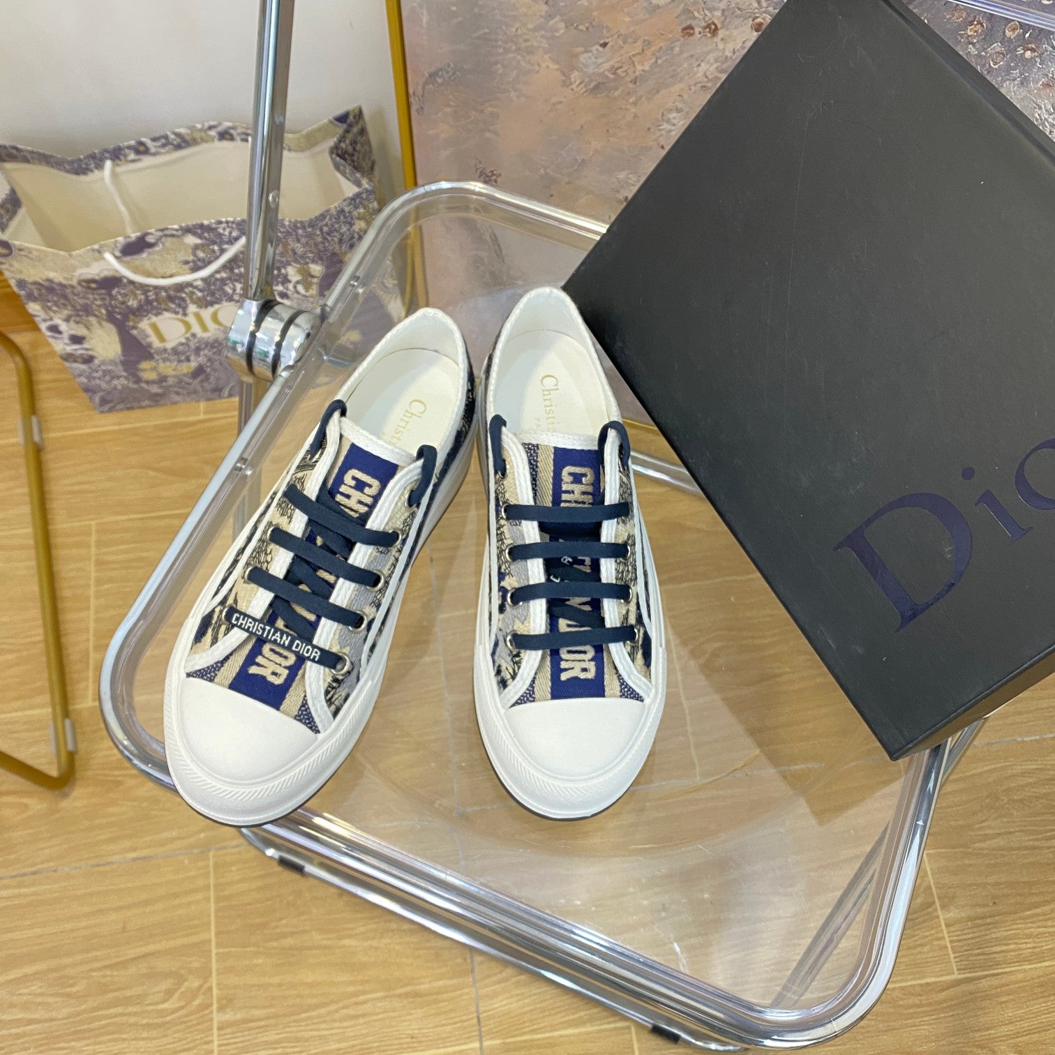 Z1XD67 Popular shoes