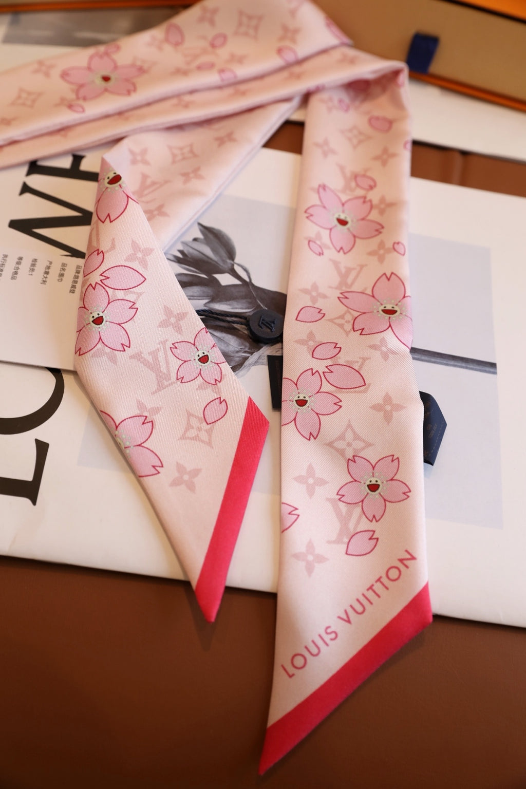 W1N55E61 Popular Silk Scarve