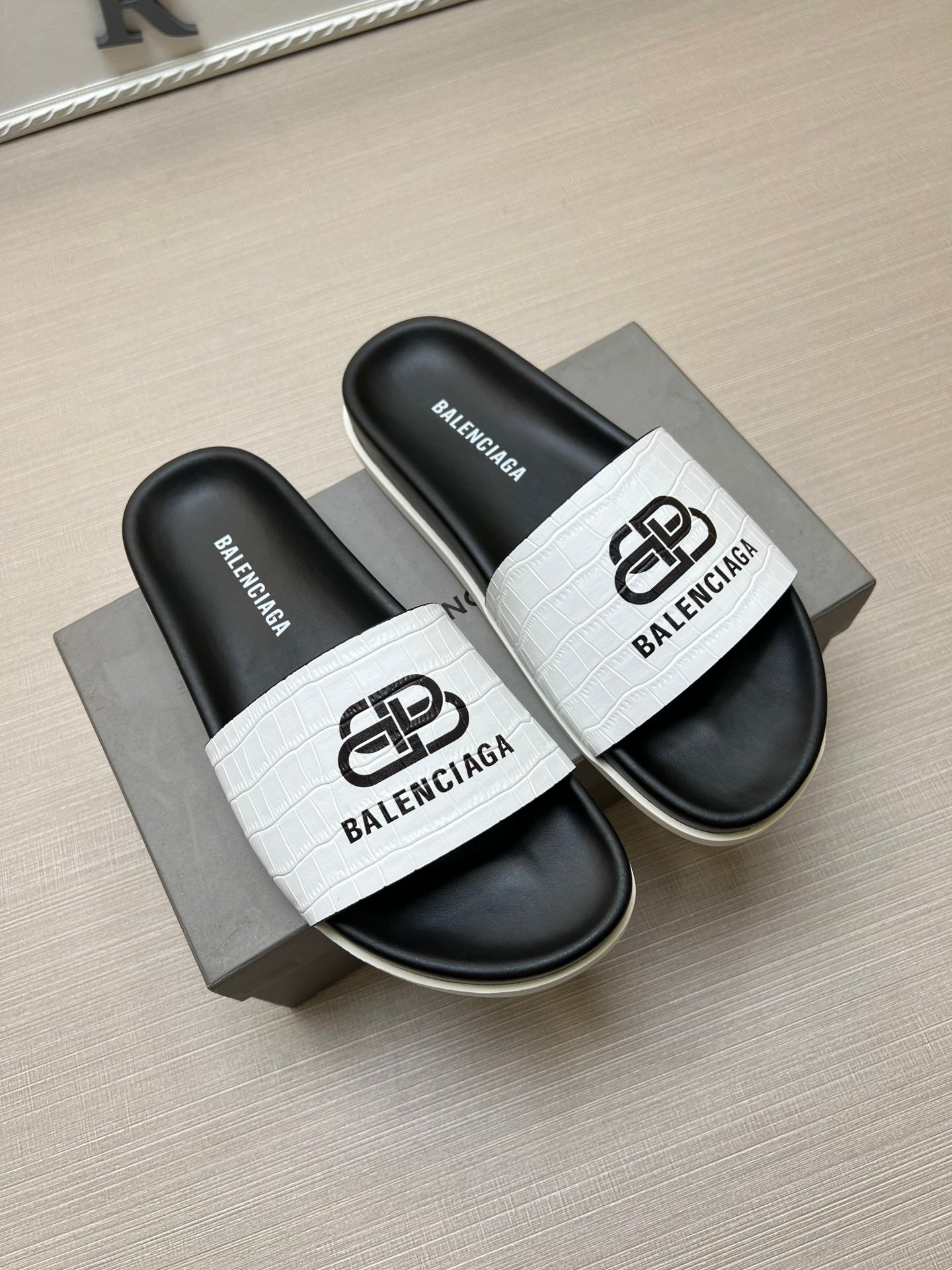 Z5ZJ99 Popular slippers