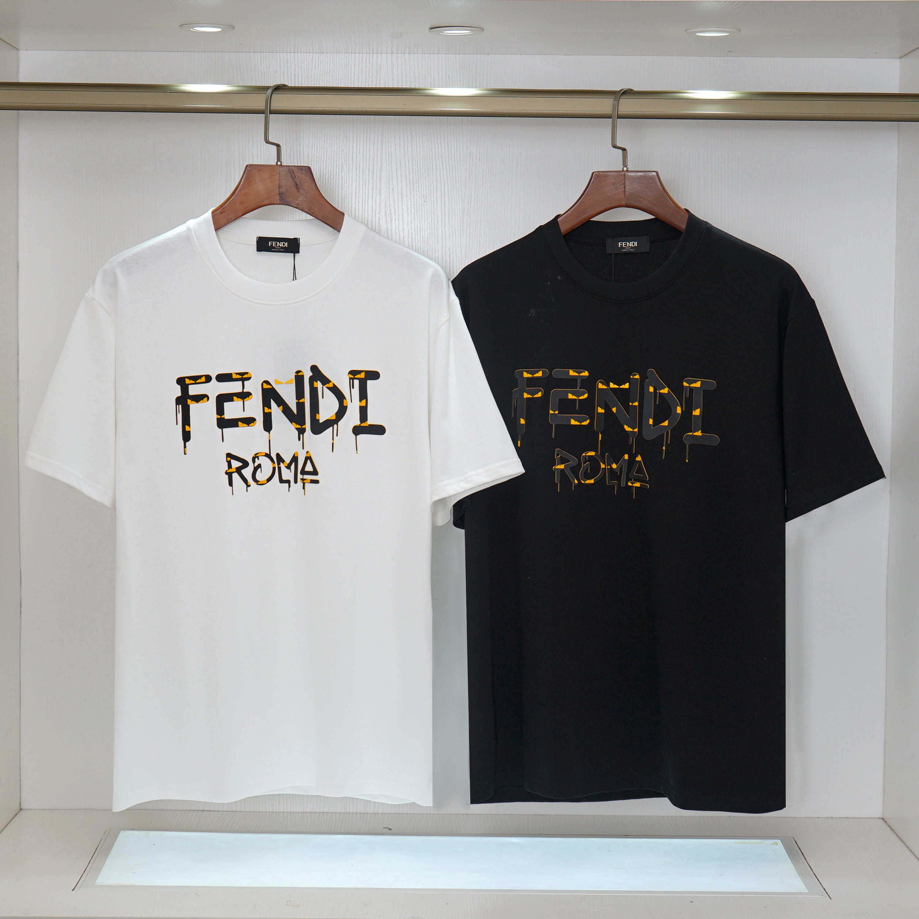 U1R76F20 Popular T-shirts