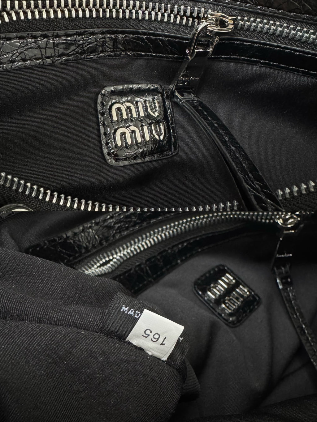B1R76A21 Popular leather bag