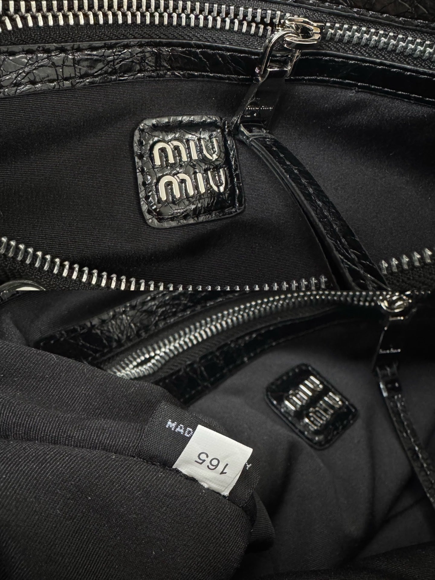 B1R76A21 Popular leather bag