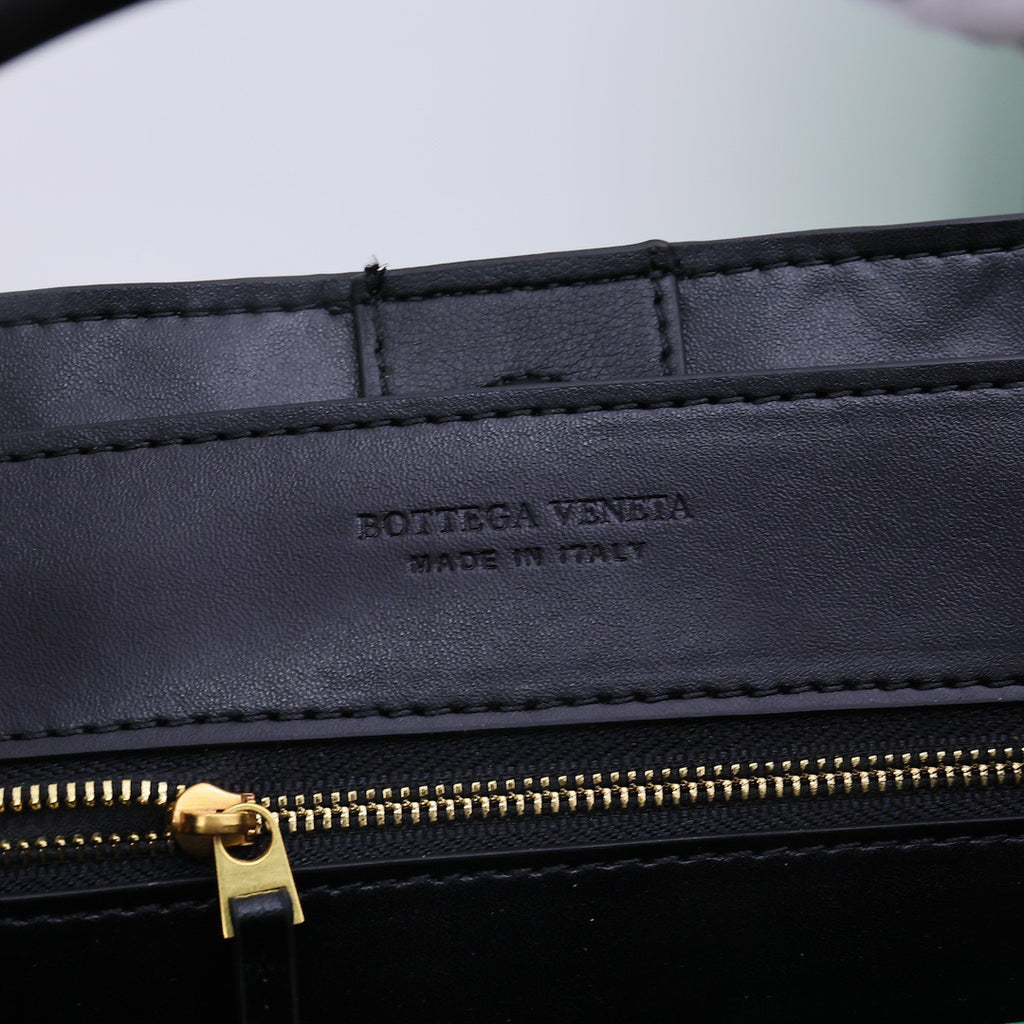 B1X66A35 Popular high-quality leather bag
