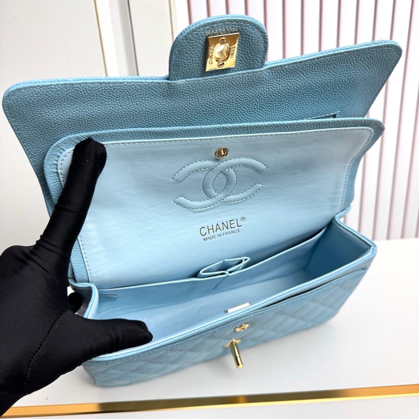 B1R76C12 Popular leather bag