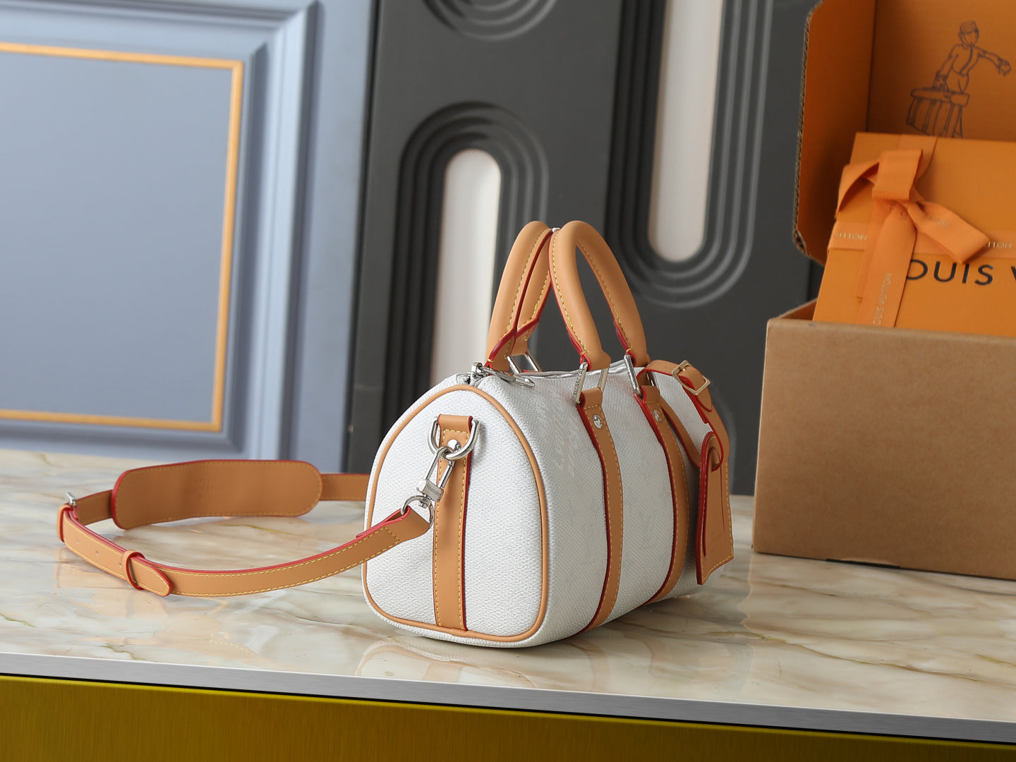 B1R76E51 Popular leather bag
