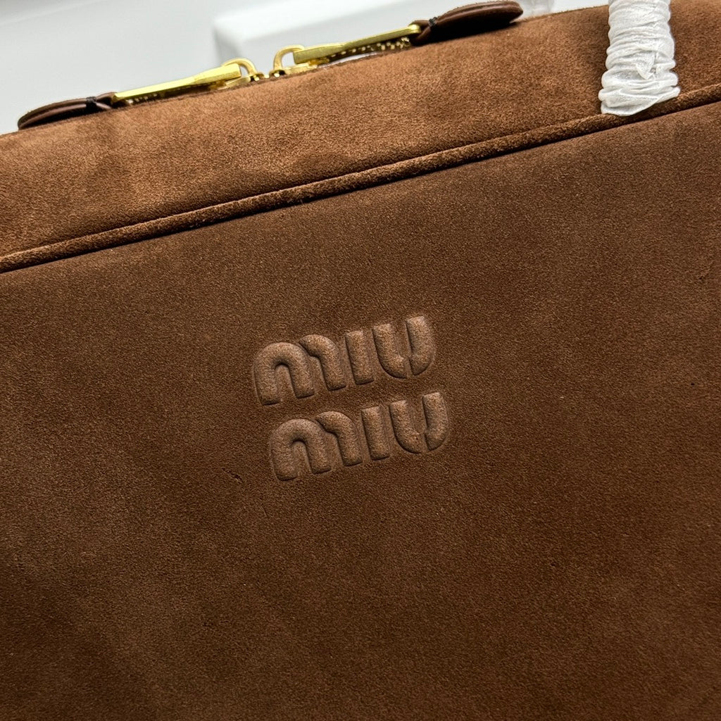 B1P36A28 Popular chamois leather bag