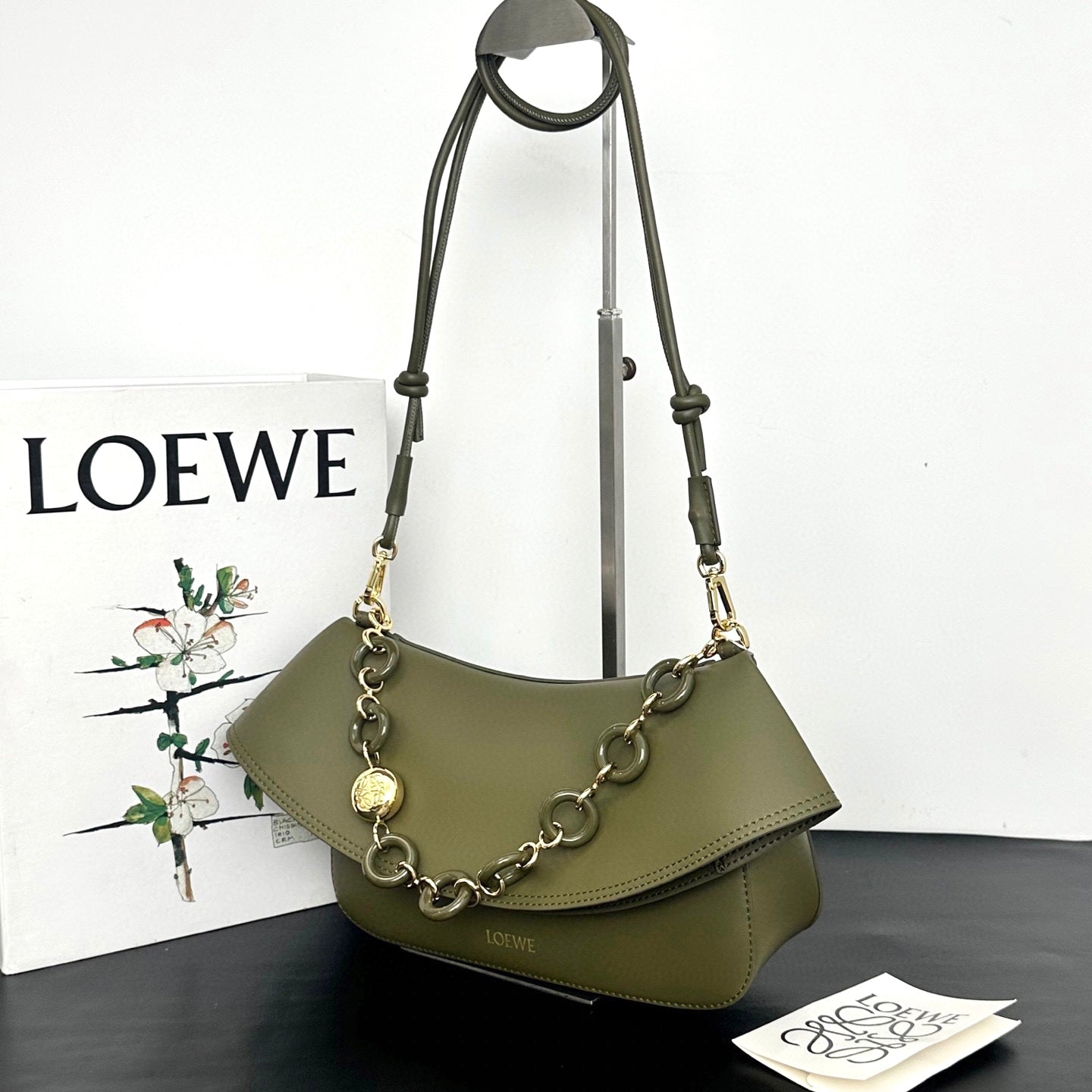 B1R66A11 Popular leather bag