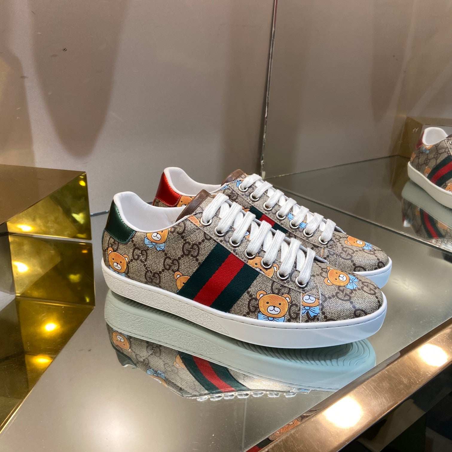 Z2Q105B196 Popular high-quality Shoes