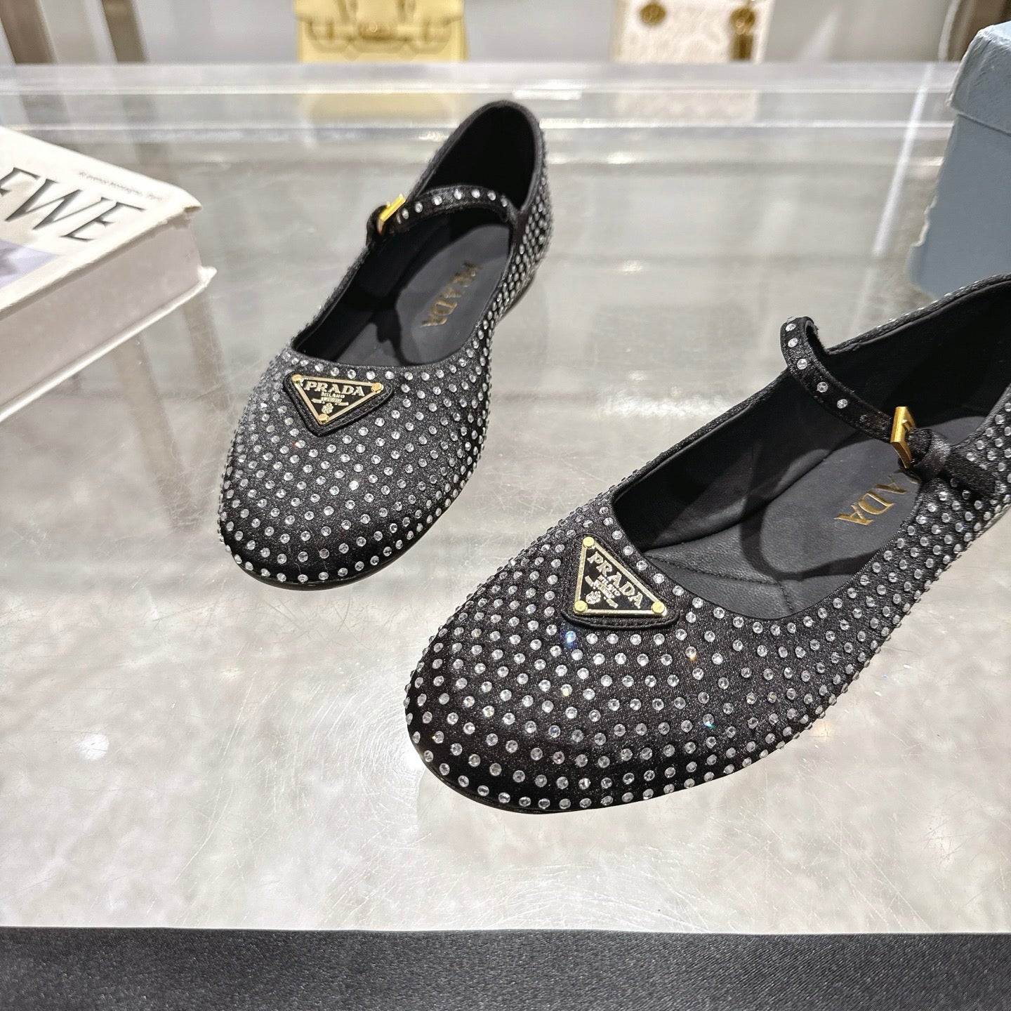 Z2R85P52  Popular high-quality shoes