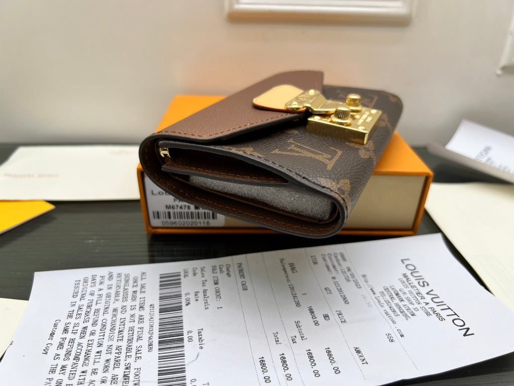 B1N55E43 Popular  leather wallets